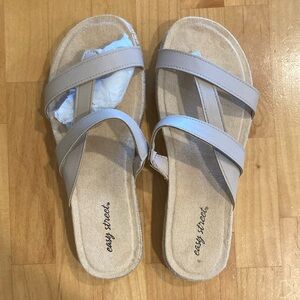 NWOT EASY STREET BIEGE SANDALS 6.5